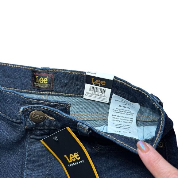 Lee Women's Legendary Mid Rise Flare Jean Denim Pants Comfort Size 6 Short New - Picture 4 of 8